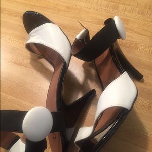 White Elastic Ankle Sandles